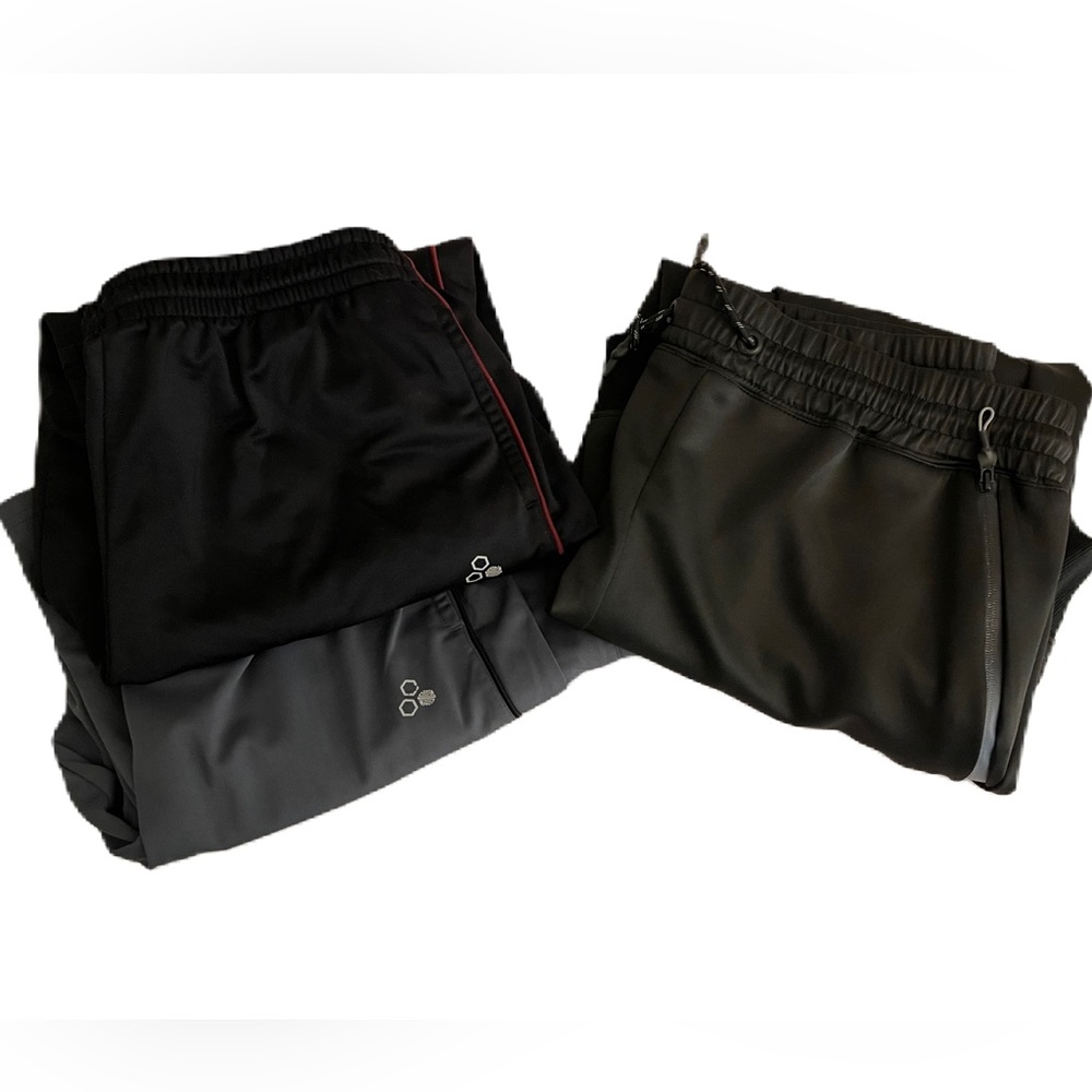 3 pairs of Men’s joggers XL Tek Gear and Encrypted; black; gray; Lot sweatpants